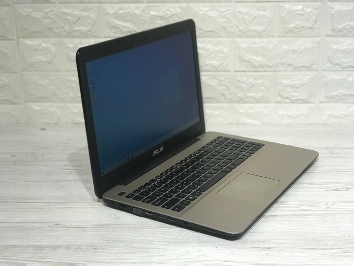БУ Ноутбук Asus X555L 15.6 Intel i5-5200M 8 RAM 2000 HDD NVIDIA GT