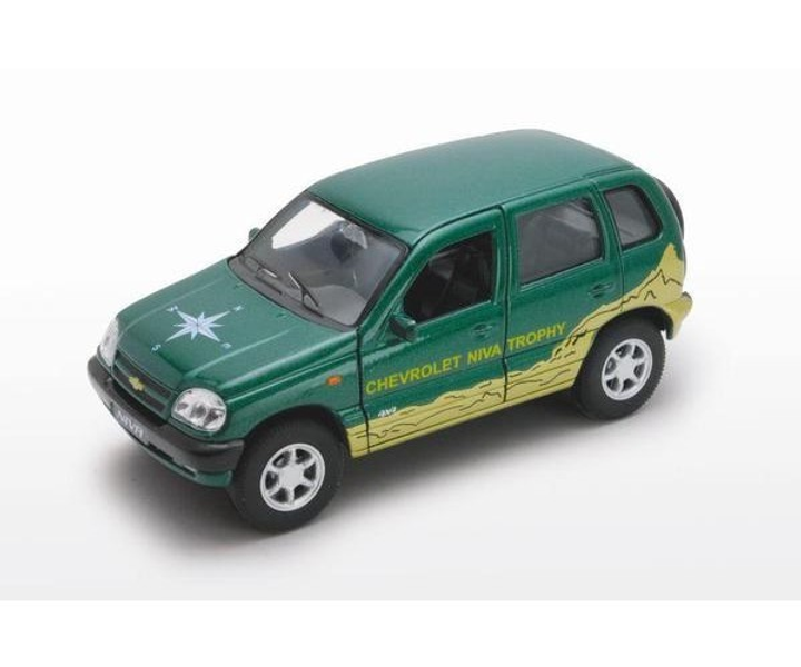 国内発送 Модель машини 42379TY-W Welly trophy NIVA CHEVROLET 1:34-39 模型製作用品