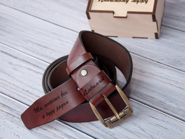 Ремень кожаный на подарок мужу, S-M 83-95 см, пряжка Antique, Dark Brown, деревянная коробка, WoodPresent 
