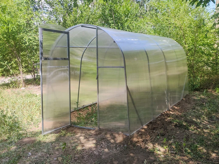 Теплица "Веган" 2x3 из оцинкованной квадратной трубы 20х20 мм с поликарбонатом 6 мм - изображение 5