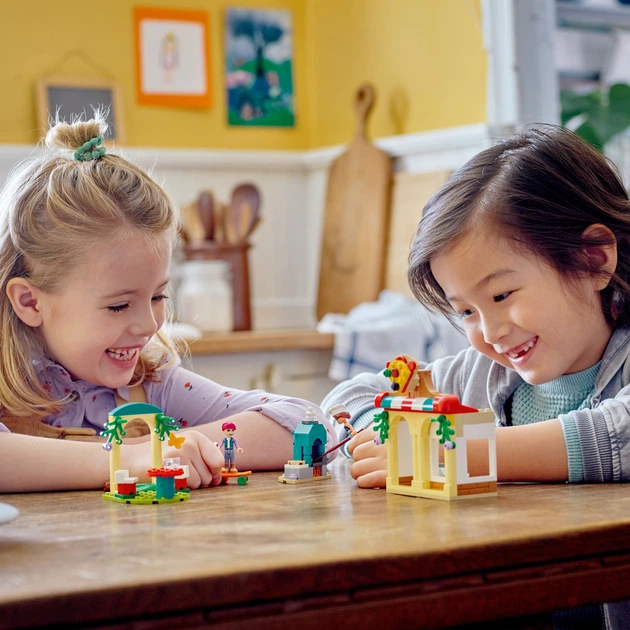 Zestaw klocków LEGO Friends Pizzeria Heartlake City 144 elementy (41705) - obraz 3