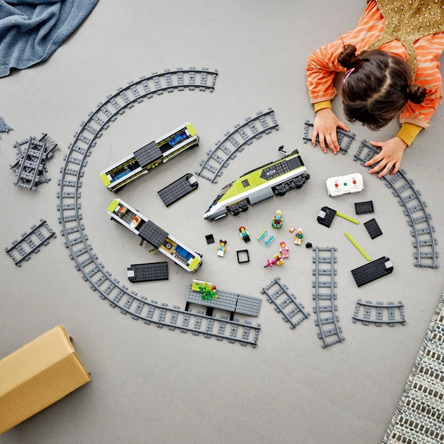 Zestaw klocków LEGO City Trains Ekspresowy pociąg pasażerski 764 elementy (60337) - obraz 5