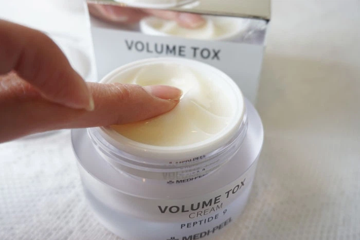 Омолоджувальний крем з пептидами Medi Peel Volume TOX Cream Peptide 50 мл - зображення 3