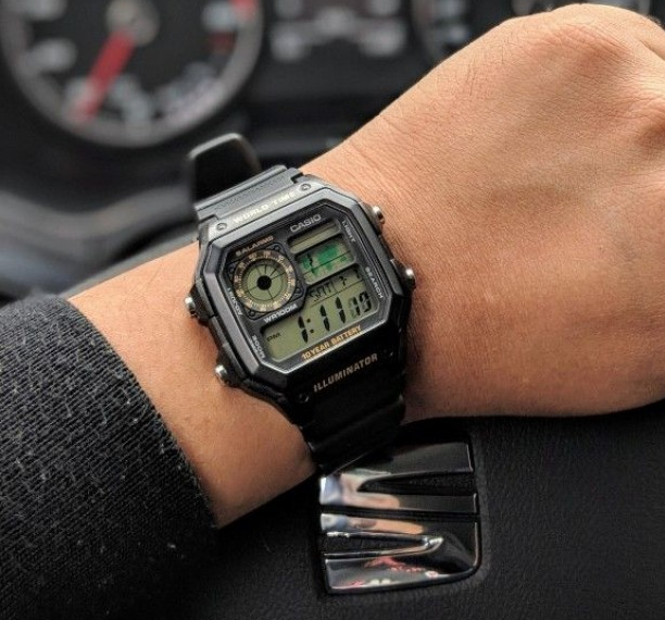 Мужские наручные часы Casio ILLUMINATOR AE-1200WH-1BVEF Черные\зеленый экран - изображение 8