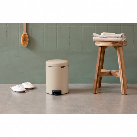 Бак для мусора Brabantia Pedal Bin 3 л New Icon Soft Beige (149887) - Фото 3 Бак для мусора Brabantia Pedal Bin 3 л New Icon Soft Beige (149887) - изображение 3