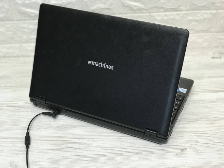 БВ Ноутбук Acer eMachines E528 15.6 Intel T4500 4 RAM 320 HDD – фото ...