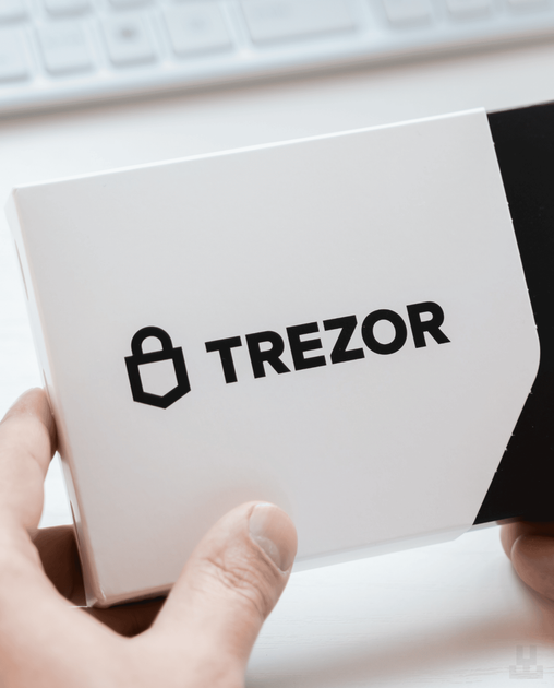 Крипто-гаманець Trezor Model T - зображення 2