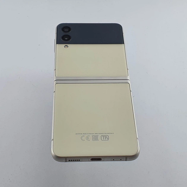 Samsung Galaxy Z Flip3 128 GB Cream White (2A00001869) Б/У – фото