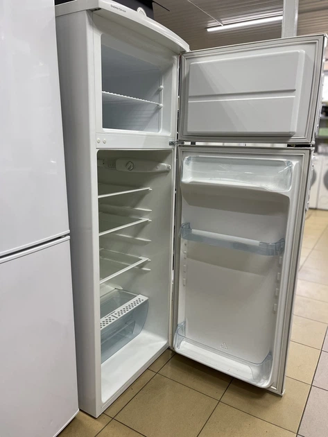 Холодильник с морозильной камерой Electrolux ERD24310W Б/У - изображение 3