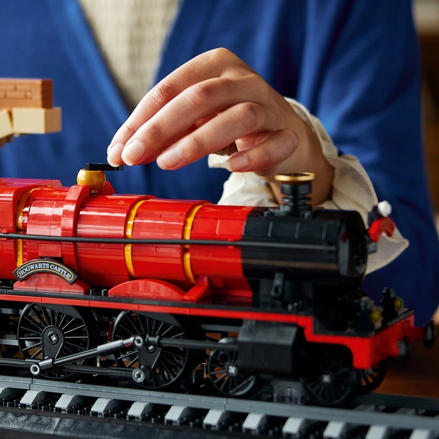 Zestaw klocków LEGO Harry Potter Ekspres do Hogwartu edycja kolekcjonerska 5129 elementów (76405) - obraz 4