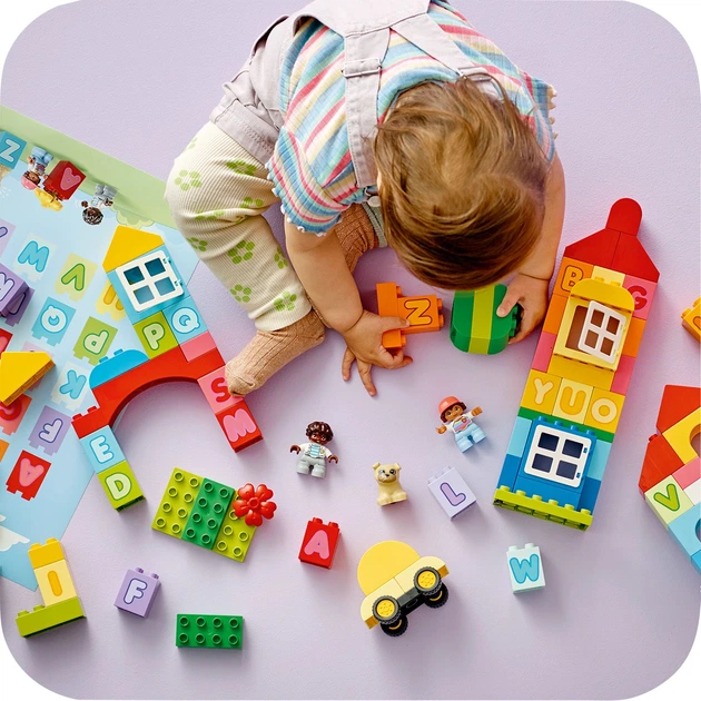 Конструктор LEGO DUPLO Classic Містечко з алфавітом 87 елементів (10935) - зображення 4