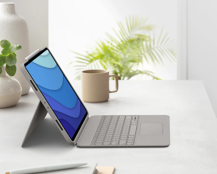 Обкладинка-клавіатура Logitech Combo Touch для Apple iPad Pro 12.9" 5th Gen Sand (920-010222) - зображення 6