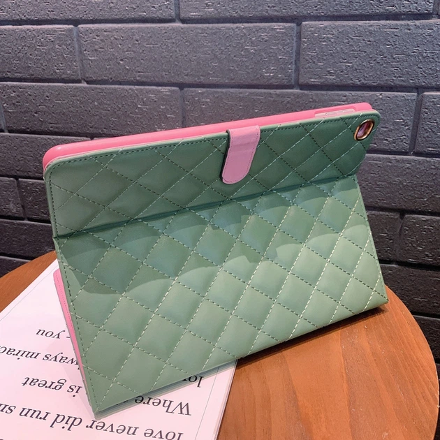 Чохол LuxuryFlip для Apple iPad 6 (2018) 9.7 дюймів з короною Mint - Фото 3 Чохол LuxuryFlip для Apple iPad 6 (2018) 9.7 дюймів з короною Mint - зображення 3