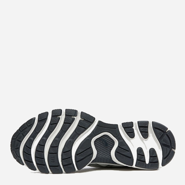 Buty do biegania po asfalcie męskie ASICS Reigning Champ Gel Nimbus 22 1021A516-020 40 25.2 cm Biały/Czary (4550153989517) - obraz 4