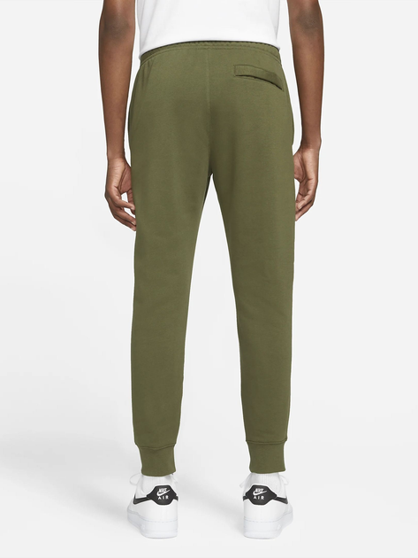 Спортивні штани чоловічі Nike Club Jogger BV2671-327 L Зелені (195238903466) - зображення 2