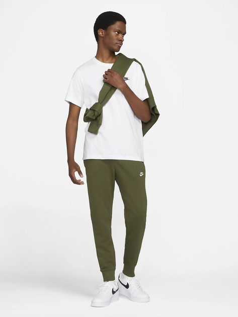 Спортивні штани чоловічі Nike Club Jogger BV2671-327 S Зелені (195238903381) - зображення 3