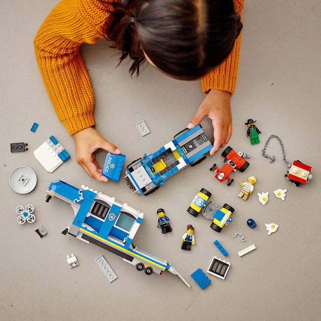 Конструктор LEGO City Поліцейська вантажівка з мобільним центром управління 436 деталей (60315) - зображення 4