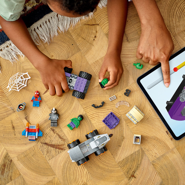 Zestaw klocków LEGO Super Heroes Marvel Hulk kontra Rhino — starcie pojazdów 110 elementów (10782) - obraz 4