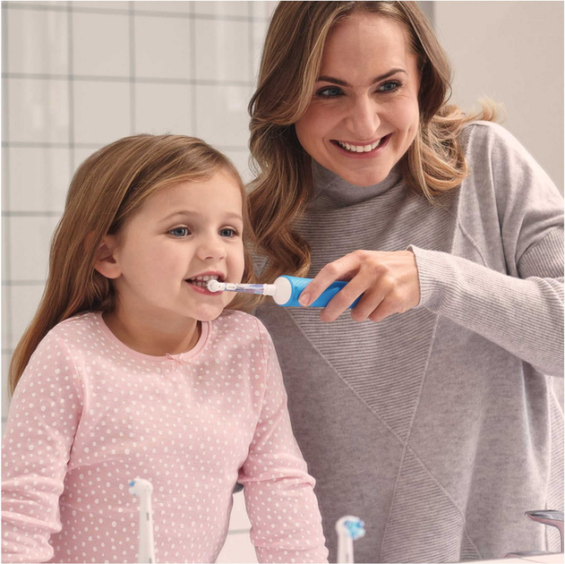 Насадки для електричної зубної щітки Oral-B Kids 4 шт (EB10 4 refill Frozen II) - зображення 6