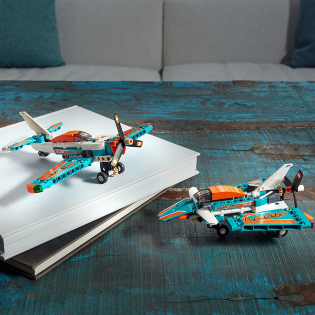 Конструктор LEGO Technic Спортивний літак 154 деталі (42117) - зображення 7