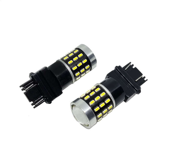 Светодиодная лампа с цоколем 3157 Т25 P27/7W W3x16q 54SMD 3014 10-30V ...