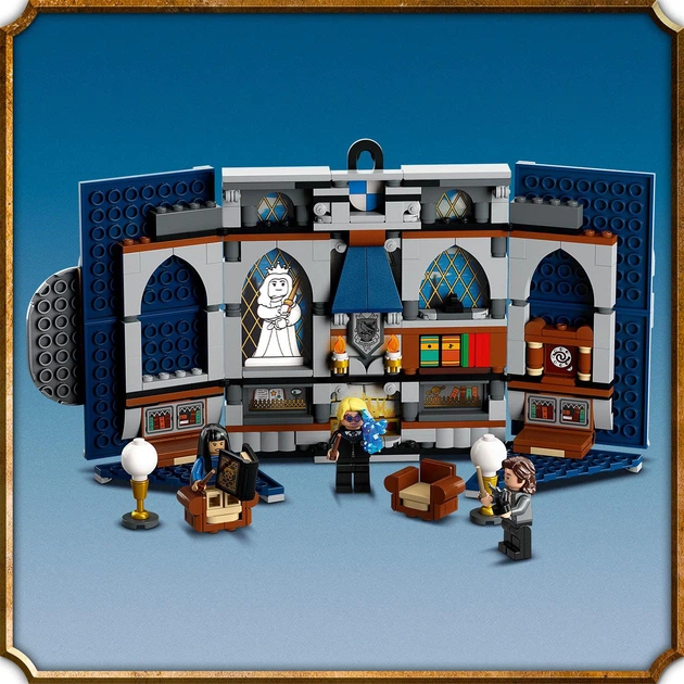 Zestaw klocków LEGO Harry Potter Flaga Ravenclawu 305 elementów (76411) - obraz 3