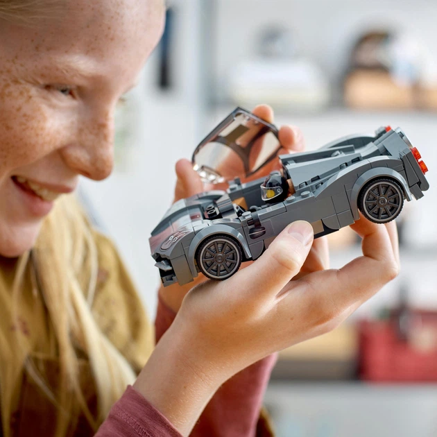 Zestaw klocków LEGO Speed Champions Pagani Utopia 249 elementów (76915) - obraz 3