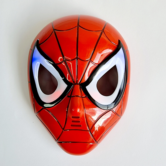 Детская маска человека-паука