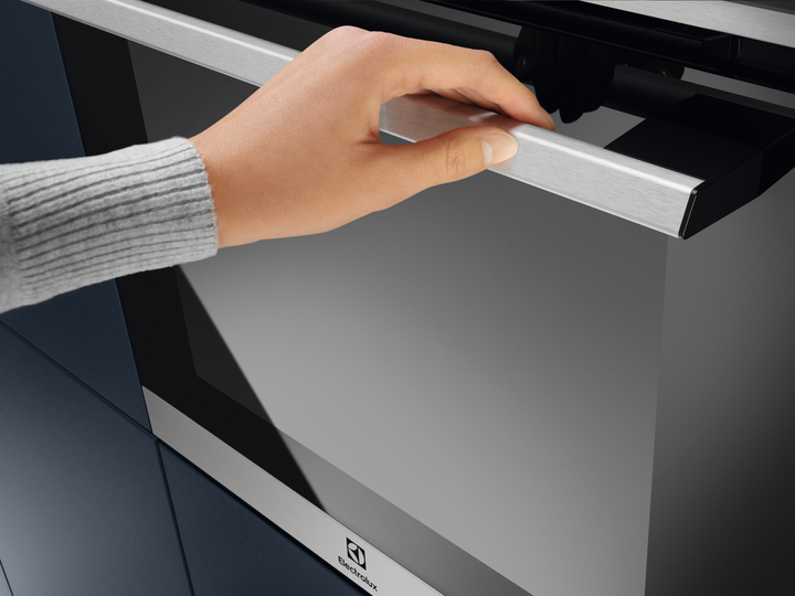 Духова шафа електрична Electrolux EOC5E70X - зображення 7