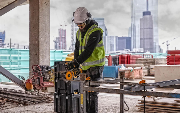 Шліфмашина кутова DeWALT DCG418NT без акумулятора та зарядного пристрою - зображення 5
