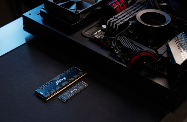 Kingston FURY Renegade SSD 2TB M.2 2280 NVMe PCIe Gen 4.0 x4 3D TLC NAND (SFYRD/2000G) - зображення 6