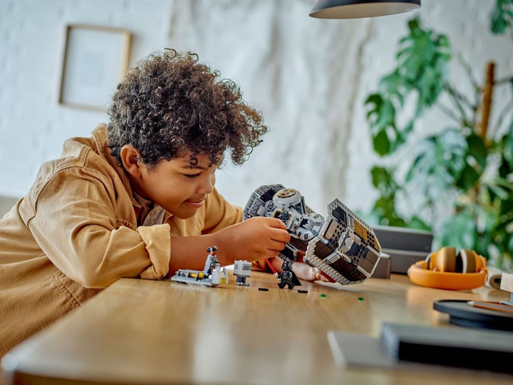 Zestaw klocków LEGO Star Wars Bomber TIE 625 elementów (75347) - obraz 5