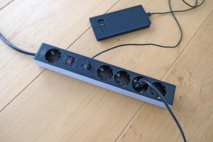 Подовжувач Brennenstuhl Premium-Line 5 розеток, USB зарядка 1.5 м (1159780615) - зображення 5