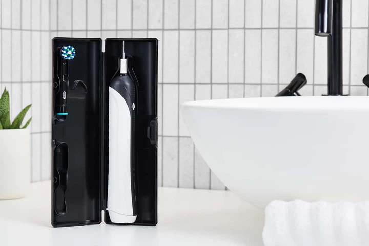 Електрична зубна щітка Oral-B Pro 750 Black (4210201219224_4210201218463) - зображення 3