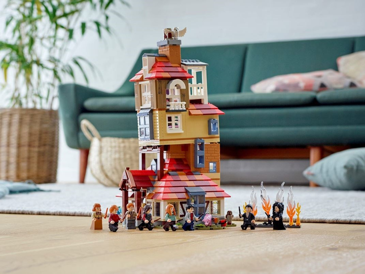 Zestaw klocków LEGO Harry Potter Atak na Norę 1047 elementów (75980) - obraz 3