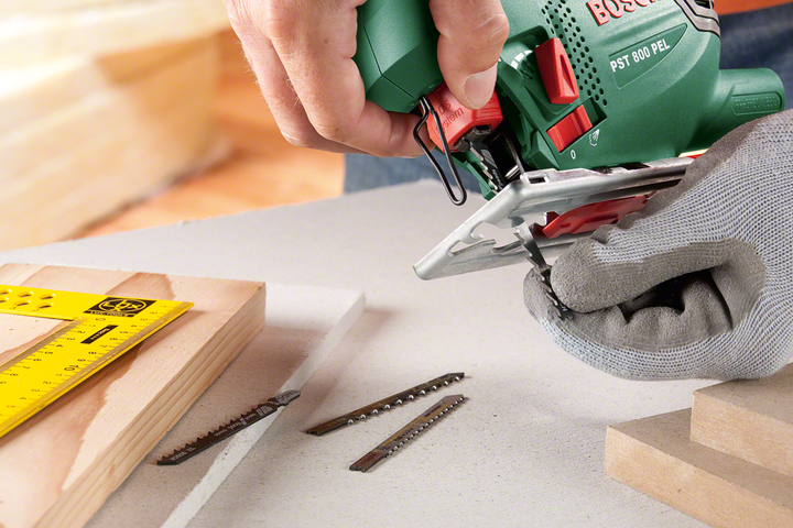 Лобзик электрический Bosch PST 800 PEL, 530 Вт, Маятниковое движение, Cut control, + отсек для полотен + полотно 144D + кейс (06033A0120) - изображение 11