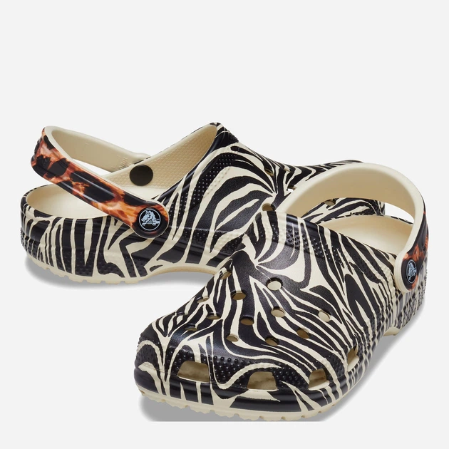 Chodaki damskie Crocs Classic Animal Remix CR207840-BOMA 37-38 (M5/W7) 23 cm Black/Beige (191448995321) - obraz 2