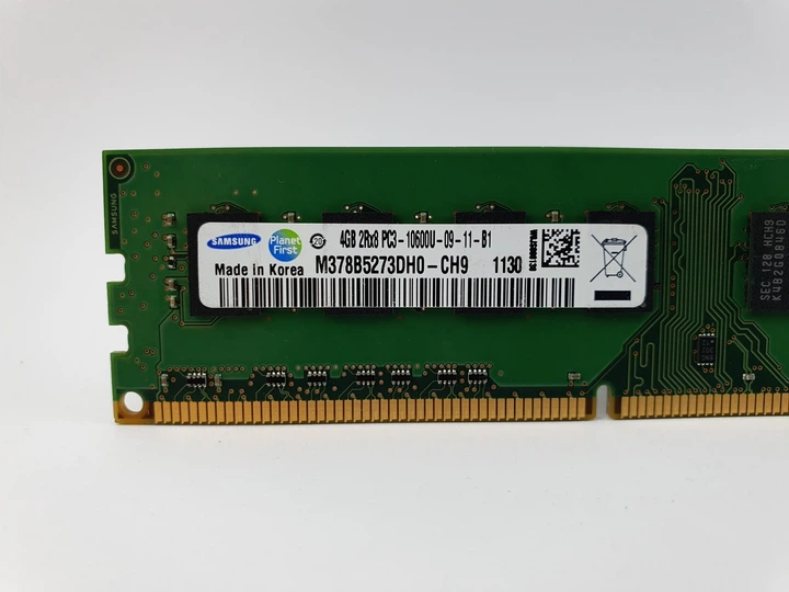 crucial DDR3 1333 4GB‪ ✕‬4 Crucial 4 GB DDR3-1333 UDIMM 240 Pin Memory (CT51264BA1339) at
