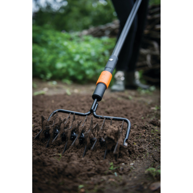 Грабли Fiskars Gardening QuikFit для прокалывания газона, 30.5см, 512г ...