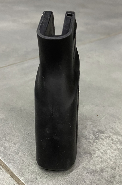 Рукоятка пістолетна прогумована для AR15 DLG TACTICAL (DLG-106), колір Чорний, з відсіком для батарейок - зображення 2