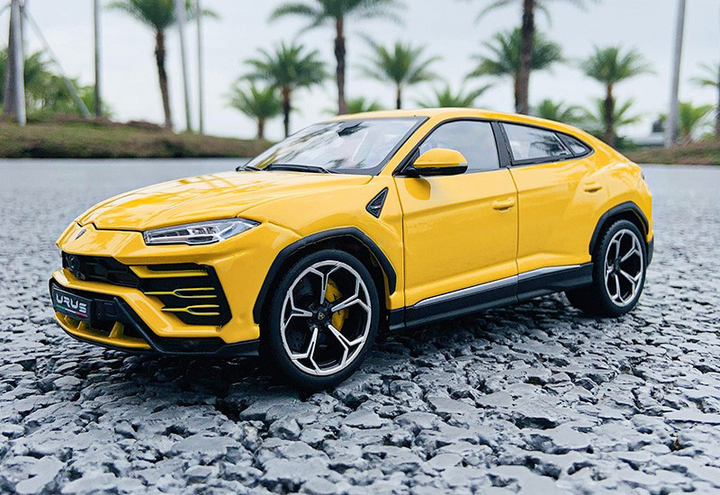 Аренда Lamborghini Urus в Санкт-Петербурге. Прокат Ламборгини в СПб по выгодной цене