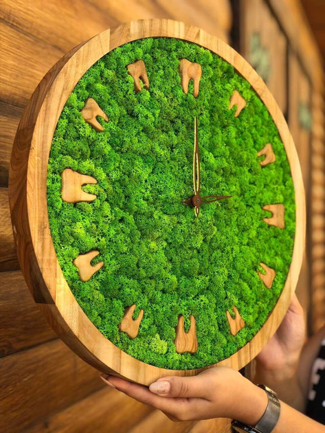 Часы с деревянным корпусом
