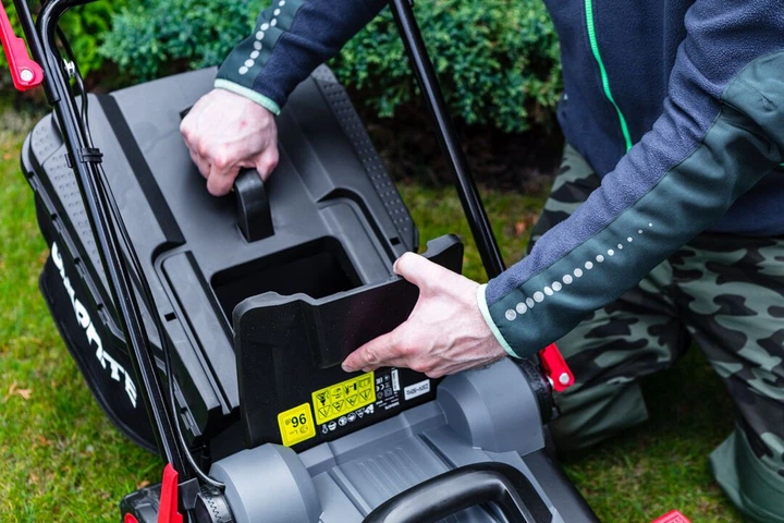 Kosiarka elektryczna Graphite 2000 W 43 cm 45 l 20-70 mm 14 kg 59G475 (5902062082954) - obraz 7