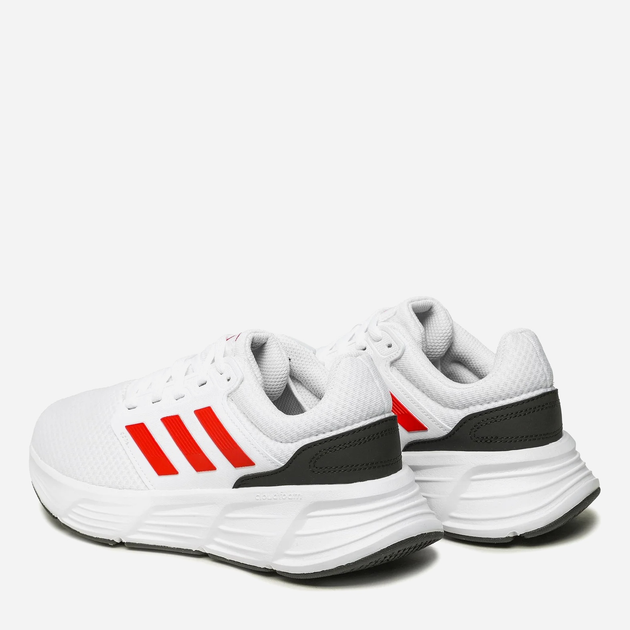 Чоловічі кросівки для бігу adidas Galaxy 6 HP2428 42.5 (8.5UK) 27 см Білі (4066748603954) - зображення 3