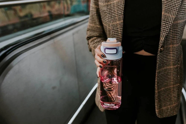Butelka na wodę Kambukka Elton Rainbow Pastels 750 ml Pastel Pink (11-03032) - obraz 6