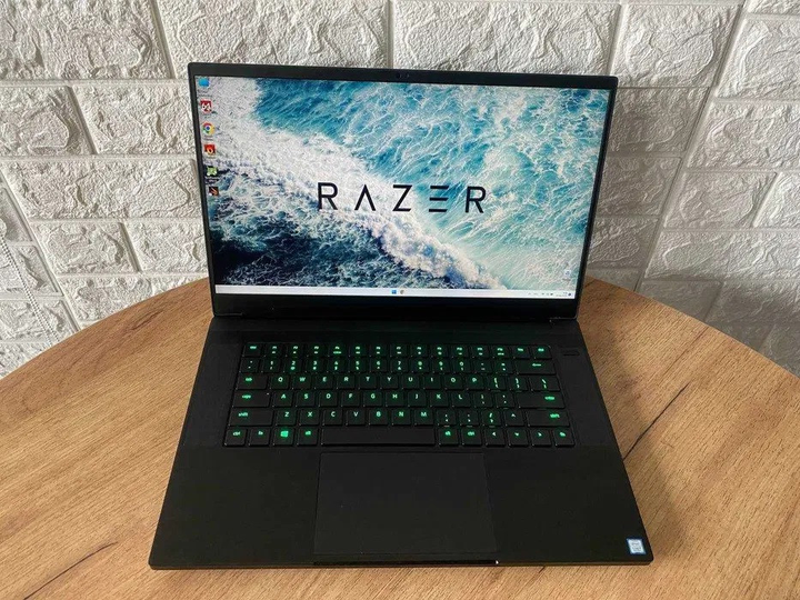 Ноутбук Razer Blade 15,6" FHD IPS 144Hz i7 8750H 32Gb SSD 512Gb RTX2080 ...