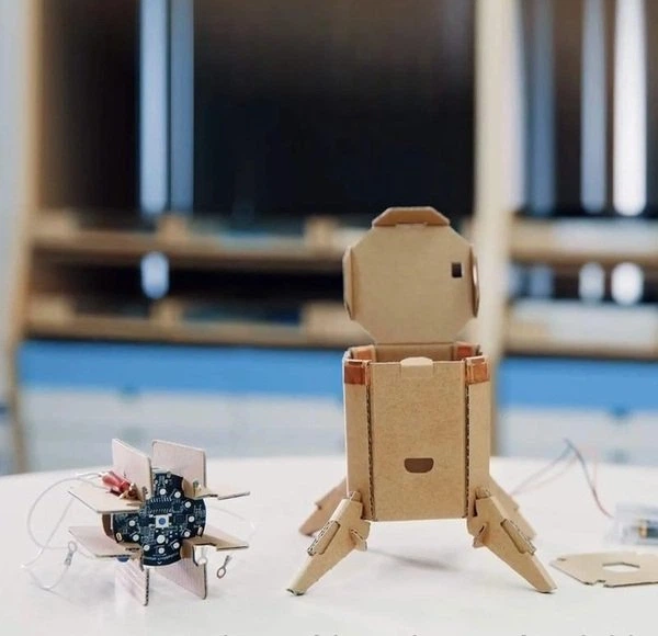 Набір Makeblock HaloCode standard kit (P1030065) – іграшки з