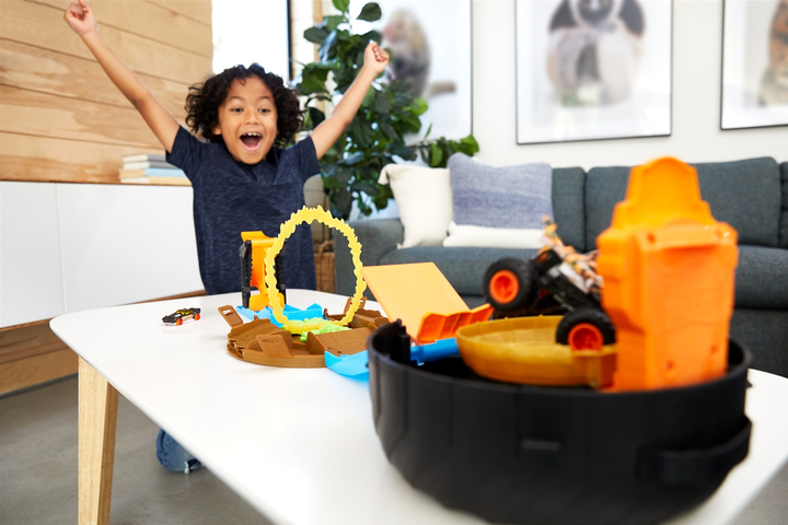 Zestaw do gry Hot Wheels Tricks w oponie z serii Monster Trucks (GVK48) - obraz 9