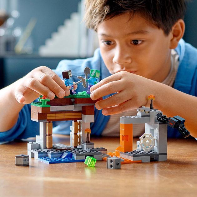 Zestaw klocków LEGO Minecraft Opuszczona kopalnia 248 elementów (21166) - obraz 3