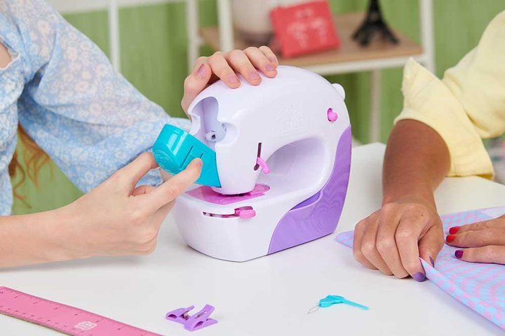 Zestaw do gry Spin Master Cool Maker: maszyna do szycia z akcesoriami Fashion Studio (6063925) - obraz 8